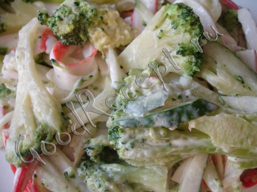 Салат из крабовых палочек с брокколи