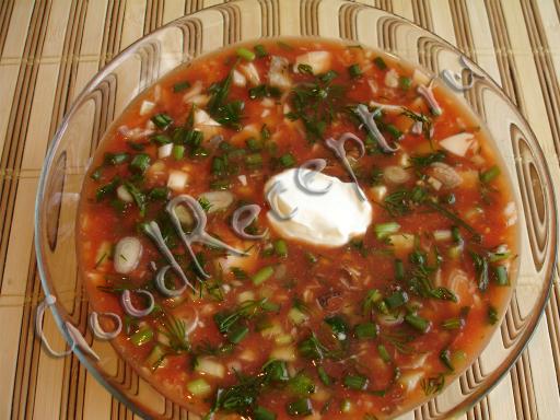 Холодный томатный суп с рыбой